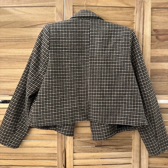 ASTR Croped Rachel blazer in a brown houndstooth pattern Size L - Picture 5 of 6